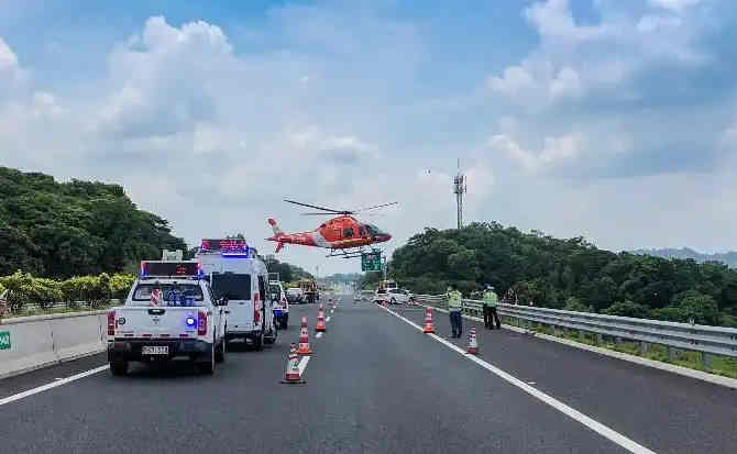 巴彦淖尔高速公路汽车救援案例